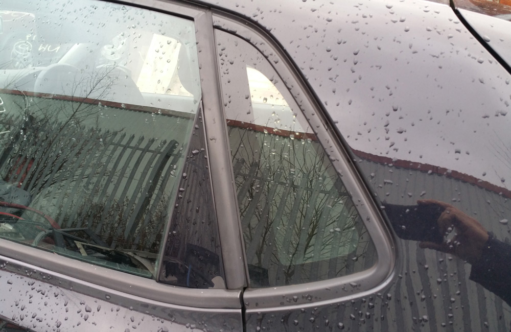 VW Polo SE DSG Quarter window glass passenger side rear
